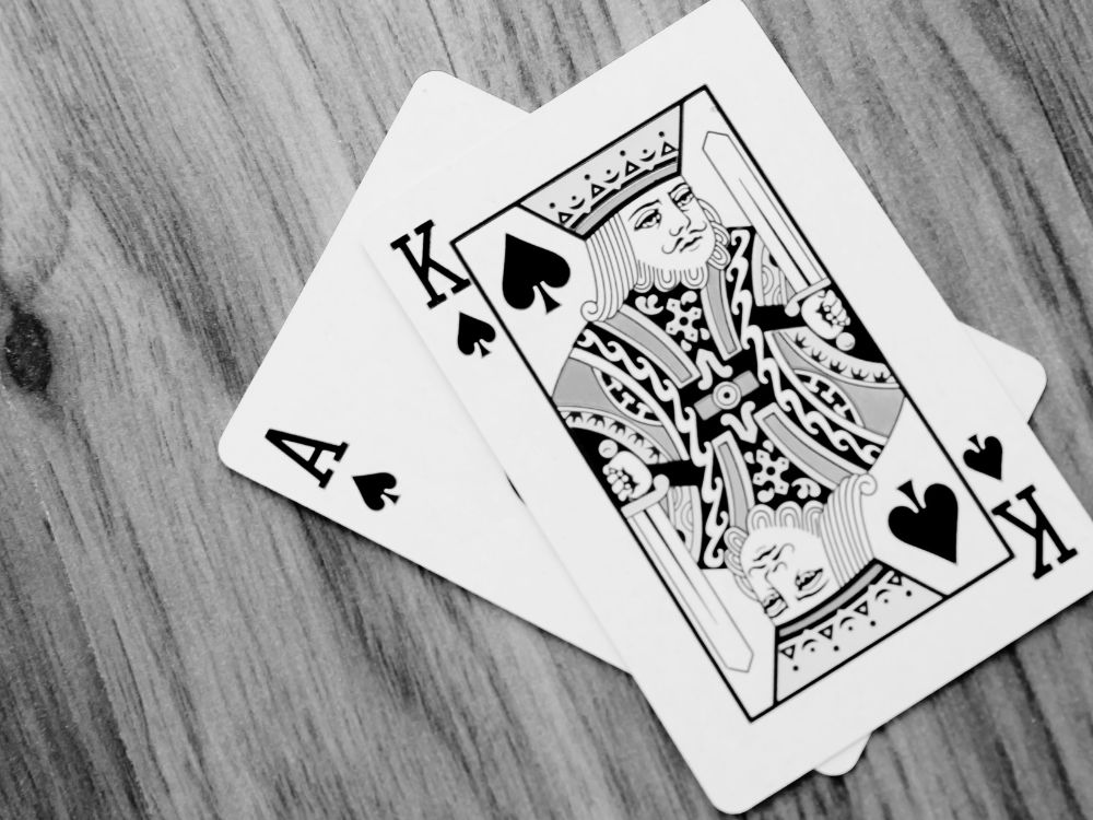 B2B content marketing represented by a king of spades